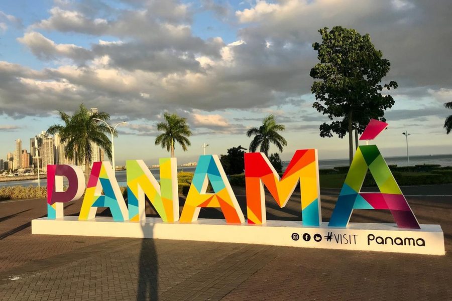 Letreiro de Panamá na Cidade do Panamá, do folder do City Tour Panamá Essencial