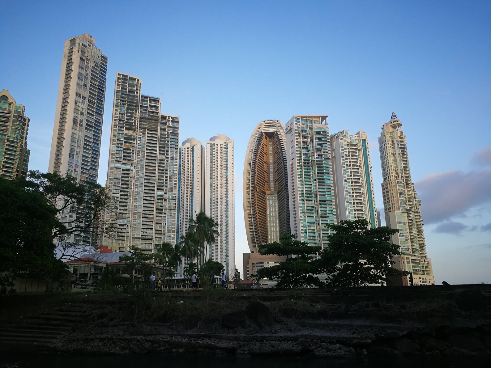 Prédios da Cidade do Panamá vistos da orla